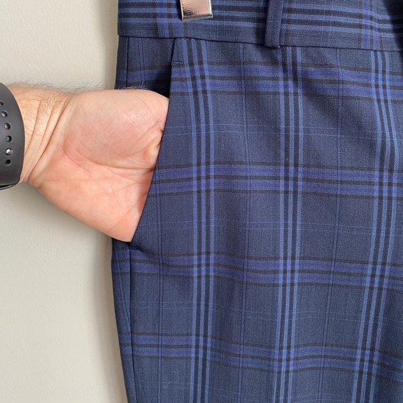 Banana Republic LOGAN Women's Wool Blend Blue Plaid‎ Dress Pants Size 2 - Picture 3 of 10